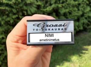 Nimesilt, metallik hõbe/kuld vahetatav
