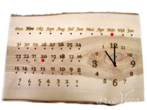Puidust kell/kalender
