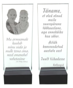 Klaasmeene kivialusel