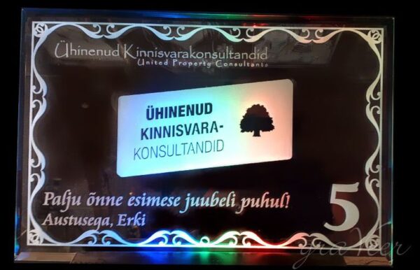 Firma logo klaasi sees