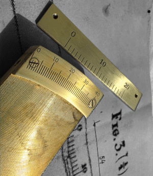 Näidikute ja skaala freesimine, graveerimine