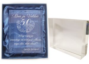 Klaasalus graveeringuga, 4 cm paksune klaas