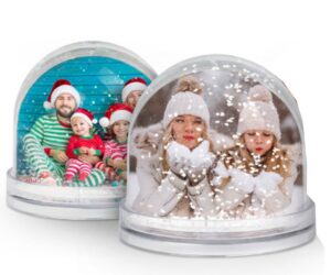 Lumepall sädeleva glitteriga, fotoga