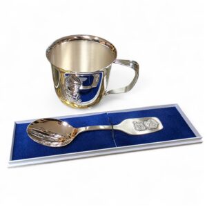 Hõbedast (925) tass ja lusikas, graveeritud