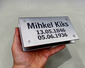 Roostevaba silt, nimi ja kuupäev (kopeeri)